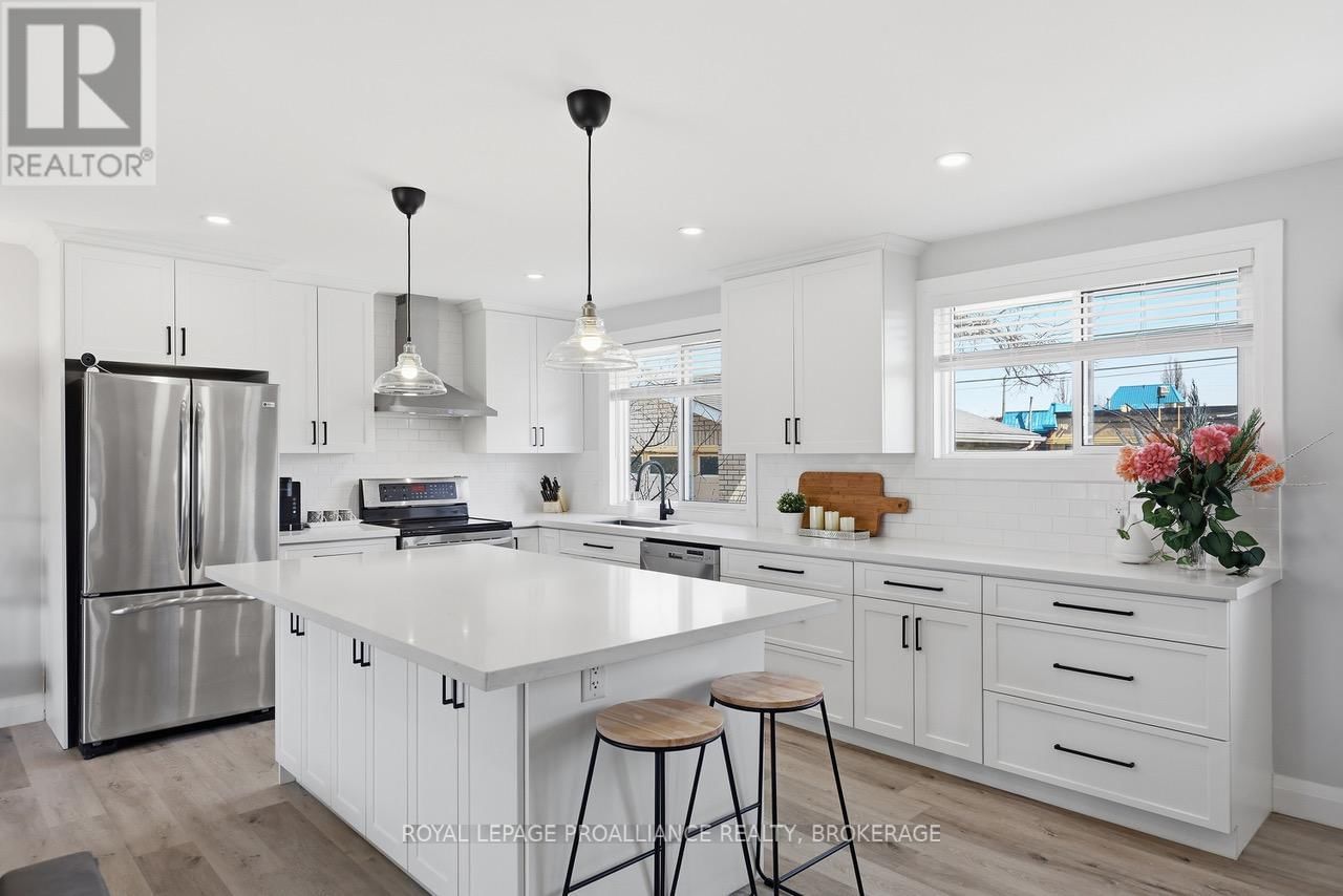 39 HOWARD CRESCENT Image 12