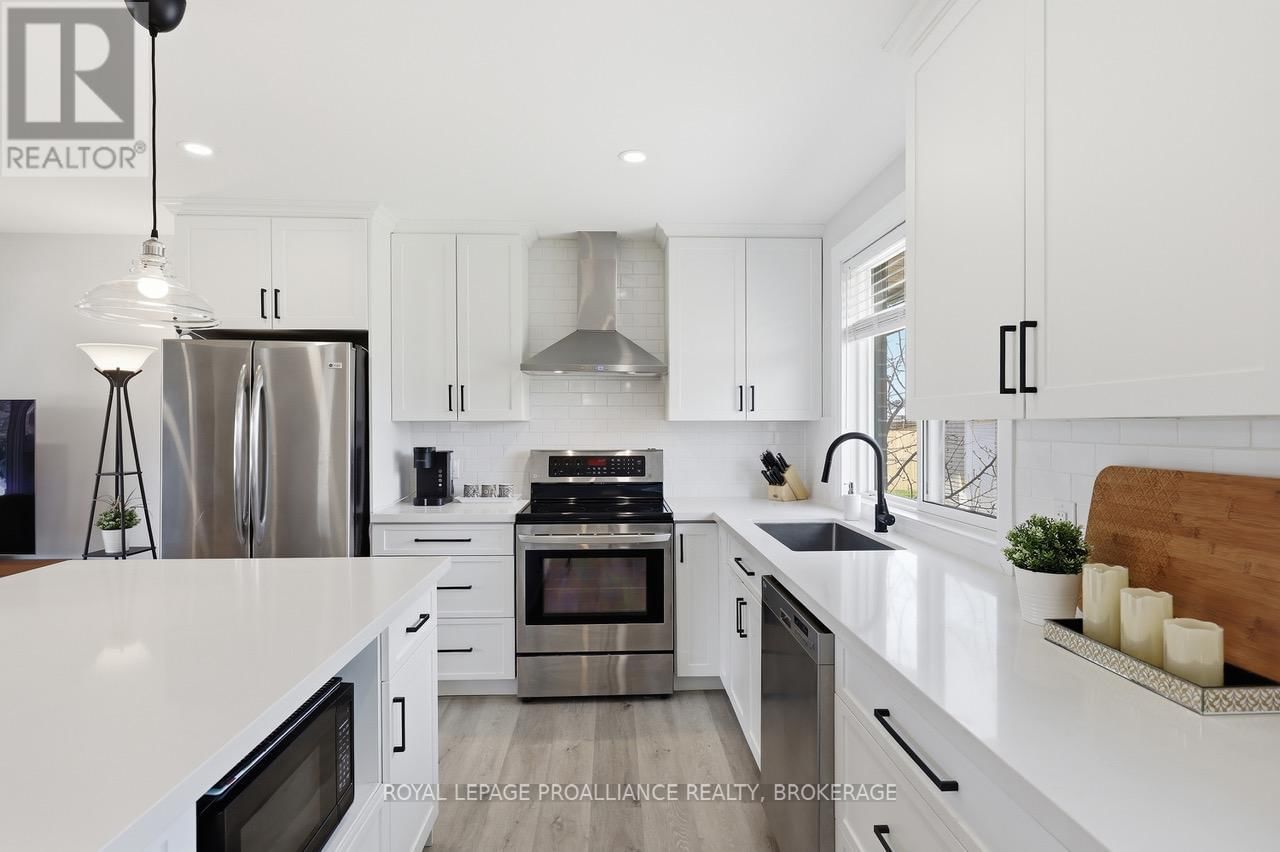 39 HOWARD CRESCENT Image 14