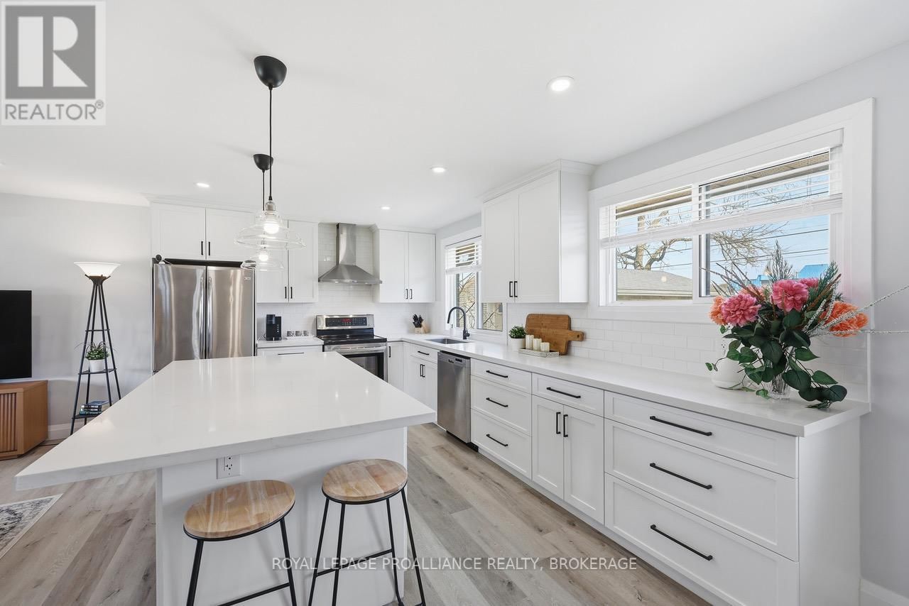 39 HOWARD CRESCENT Image 16