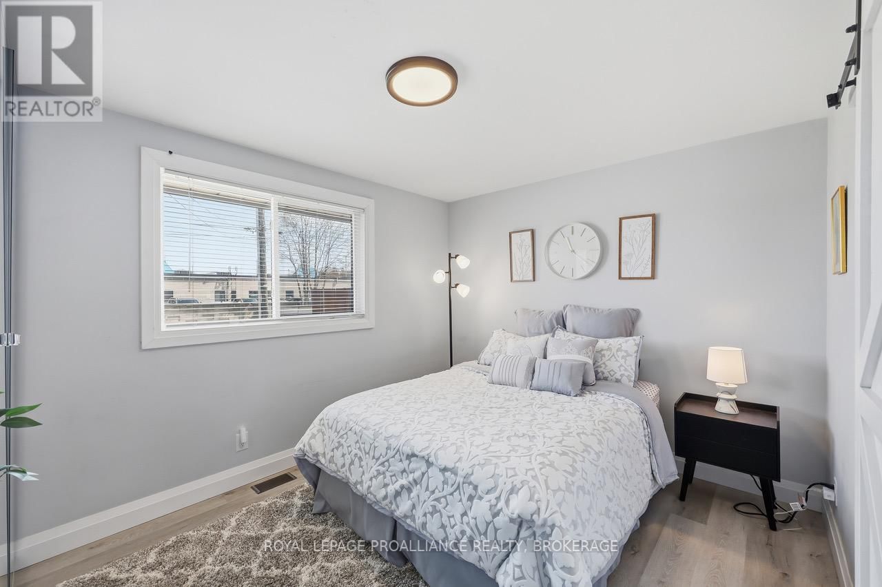 39 HOWARD CRESCENT Image 20