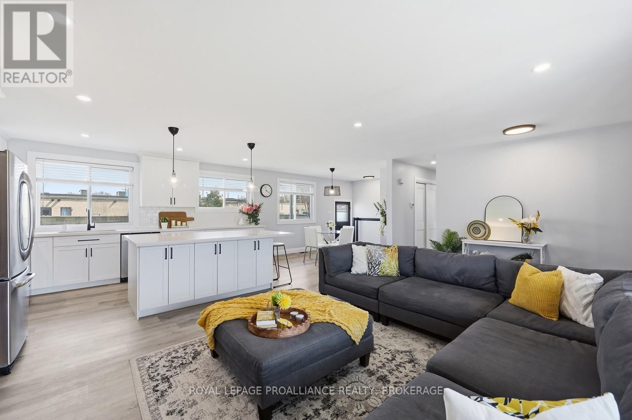 39 HOWARD CRESCENT Image 6