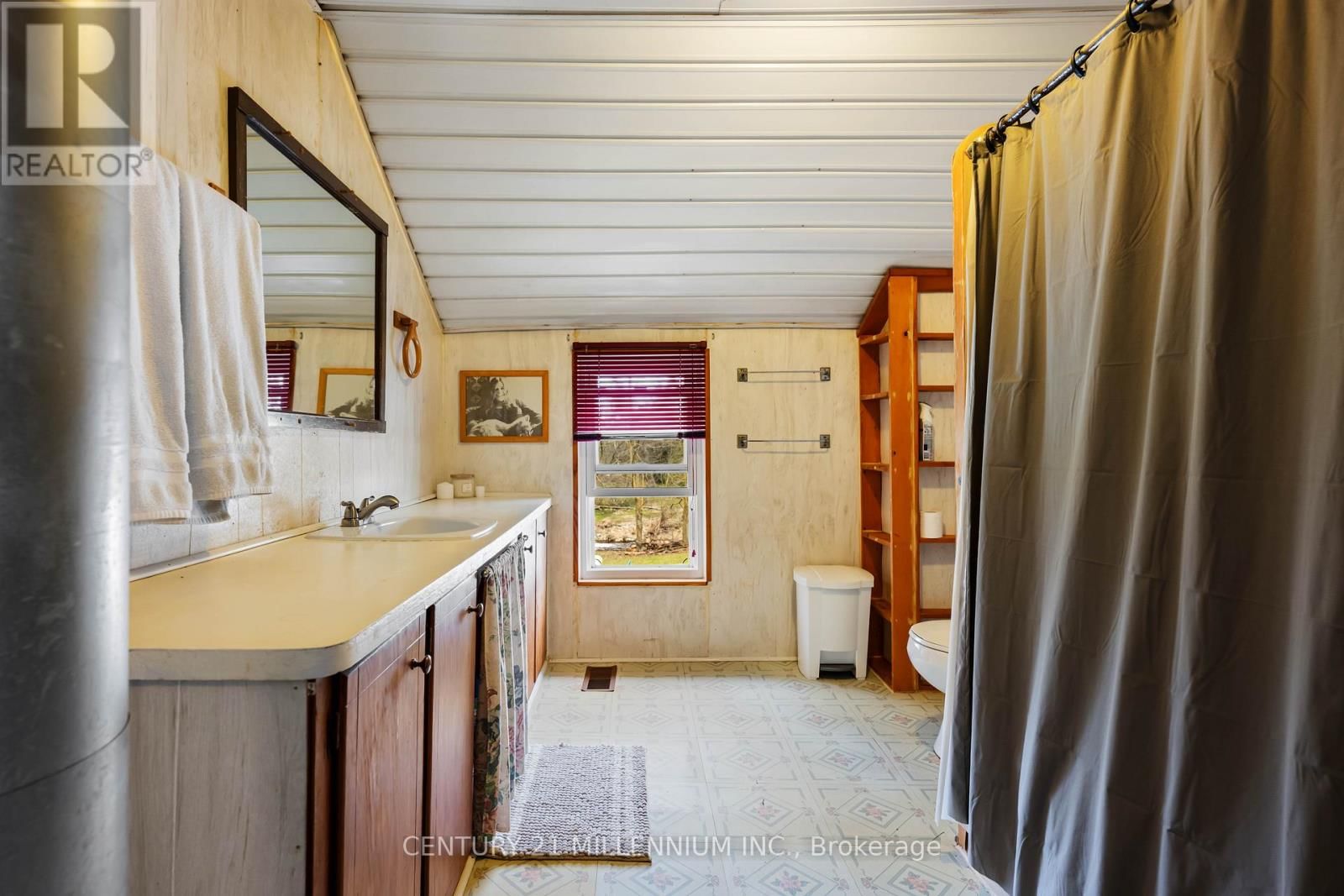 078001 7TH LINE Image 30