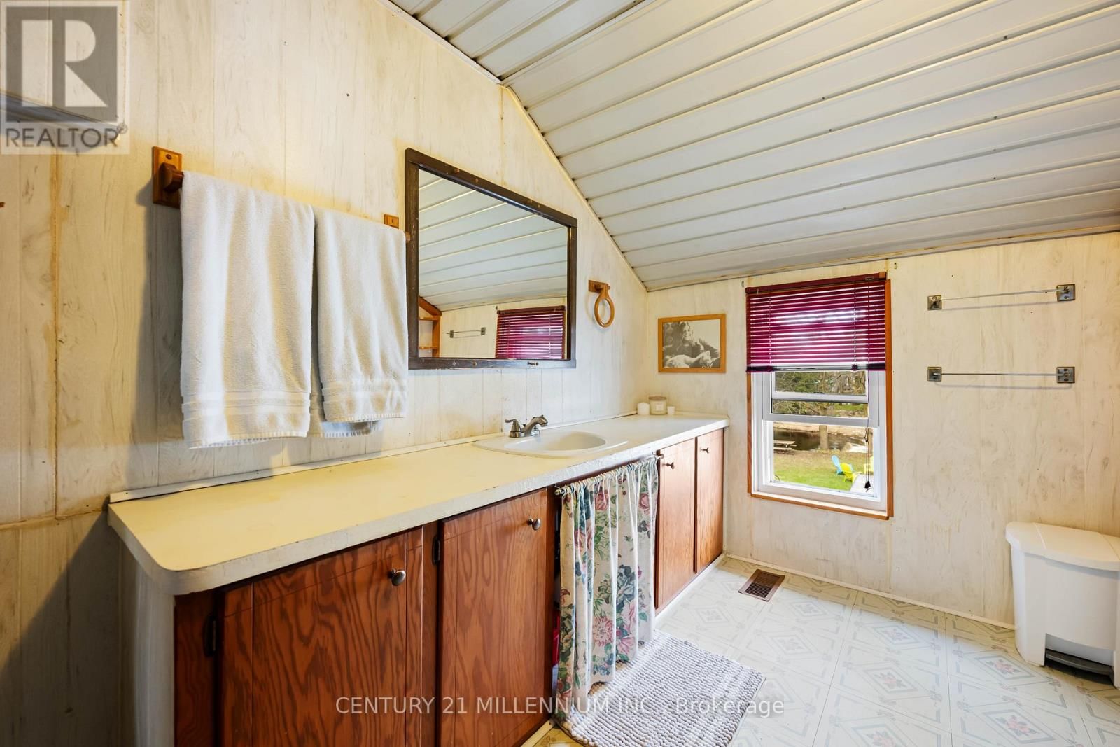 078001 7TH LINE Image 31