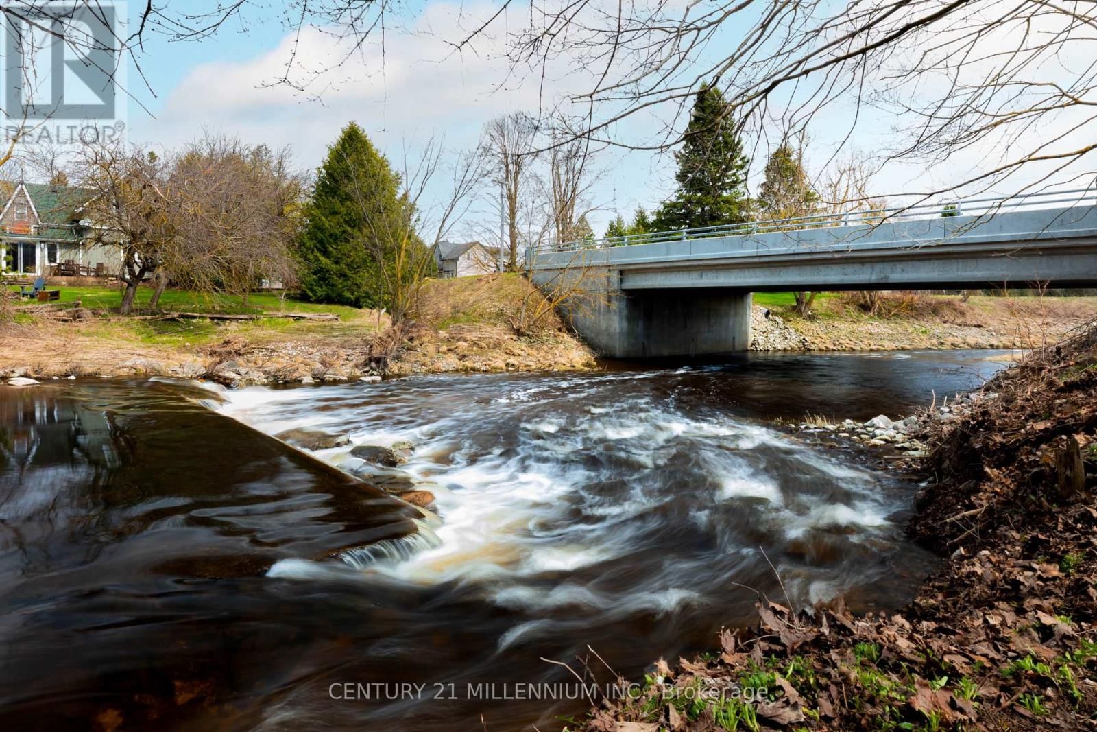 078001 7TH LINE Image 34