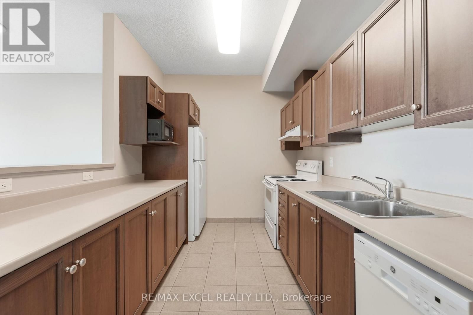 605 - 100 ROGER GUINDON AVENUE Image 11