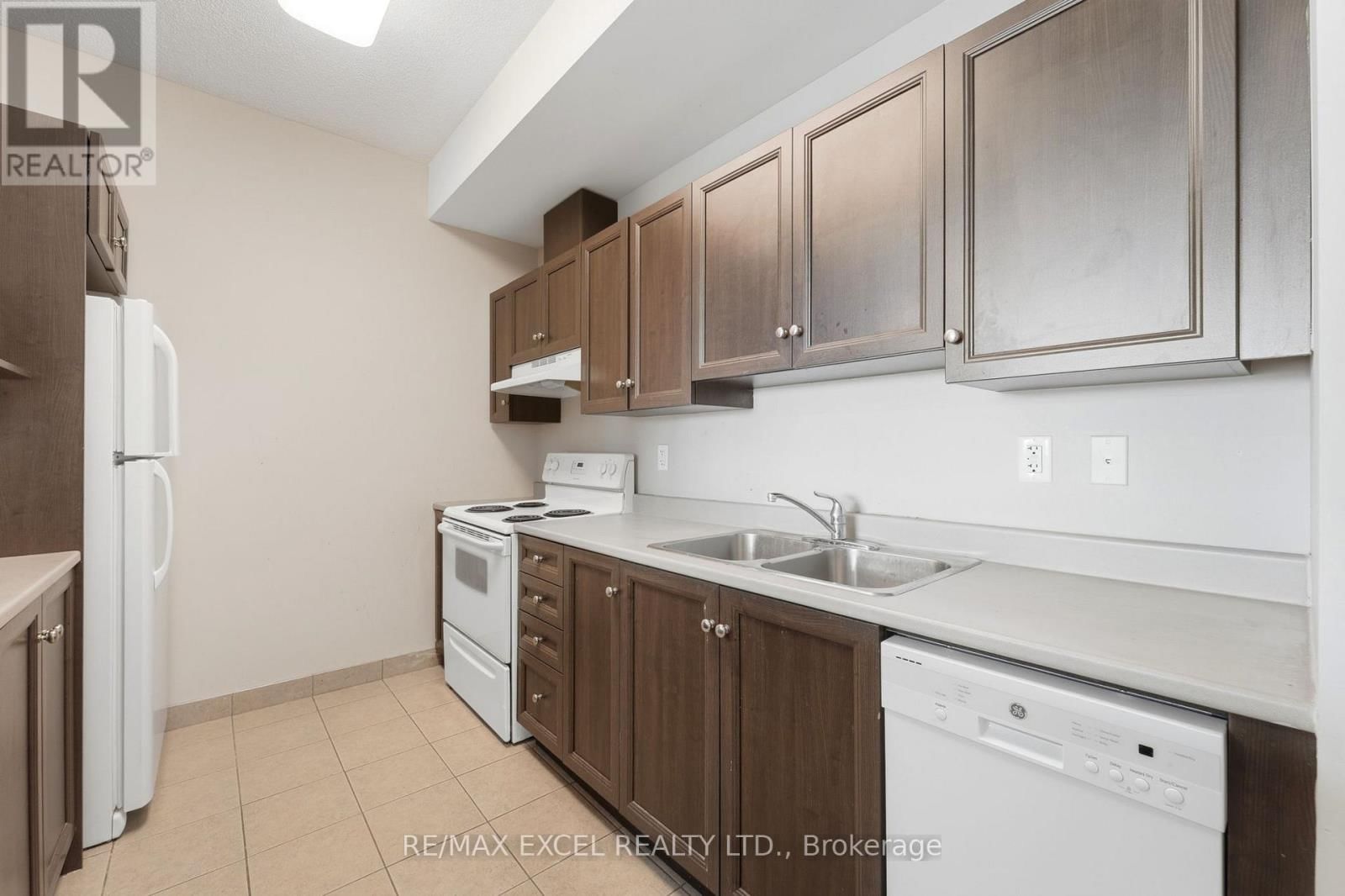 605 - 100 ROGER GUINDON AVENUE Image 12