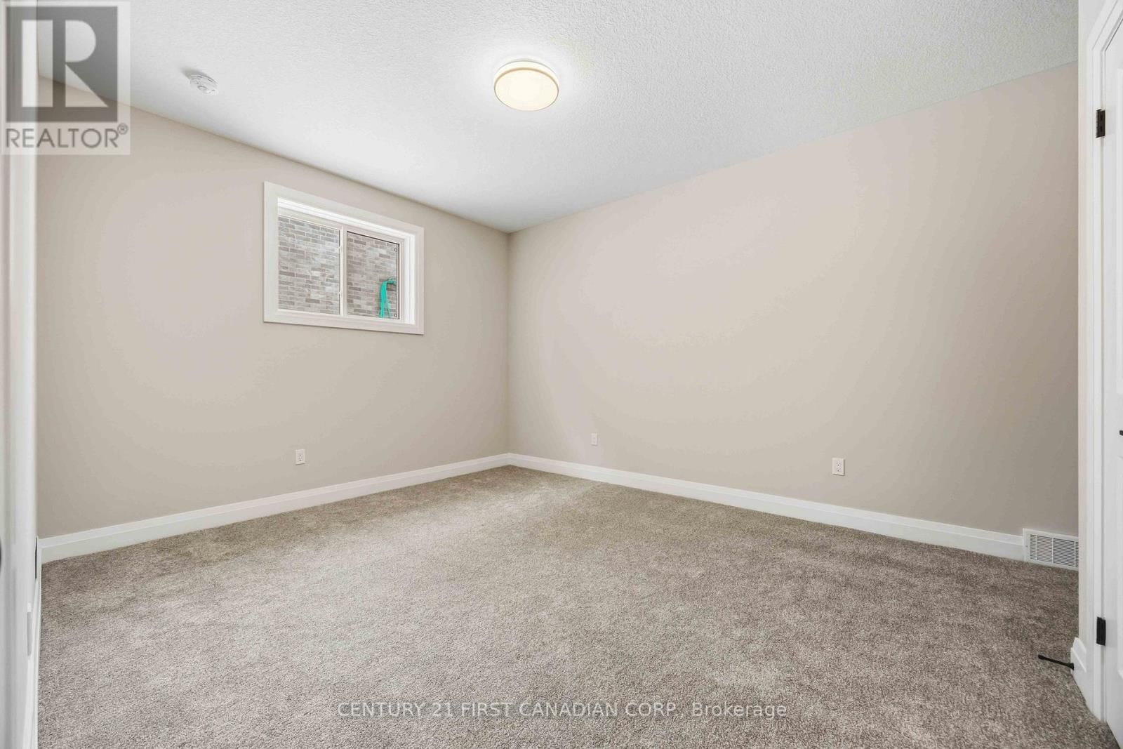 639 KETTER WAY Image 17