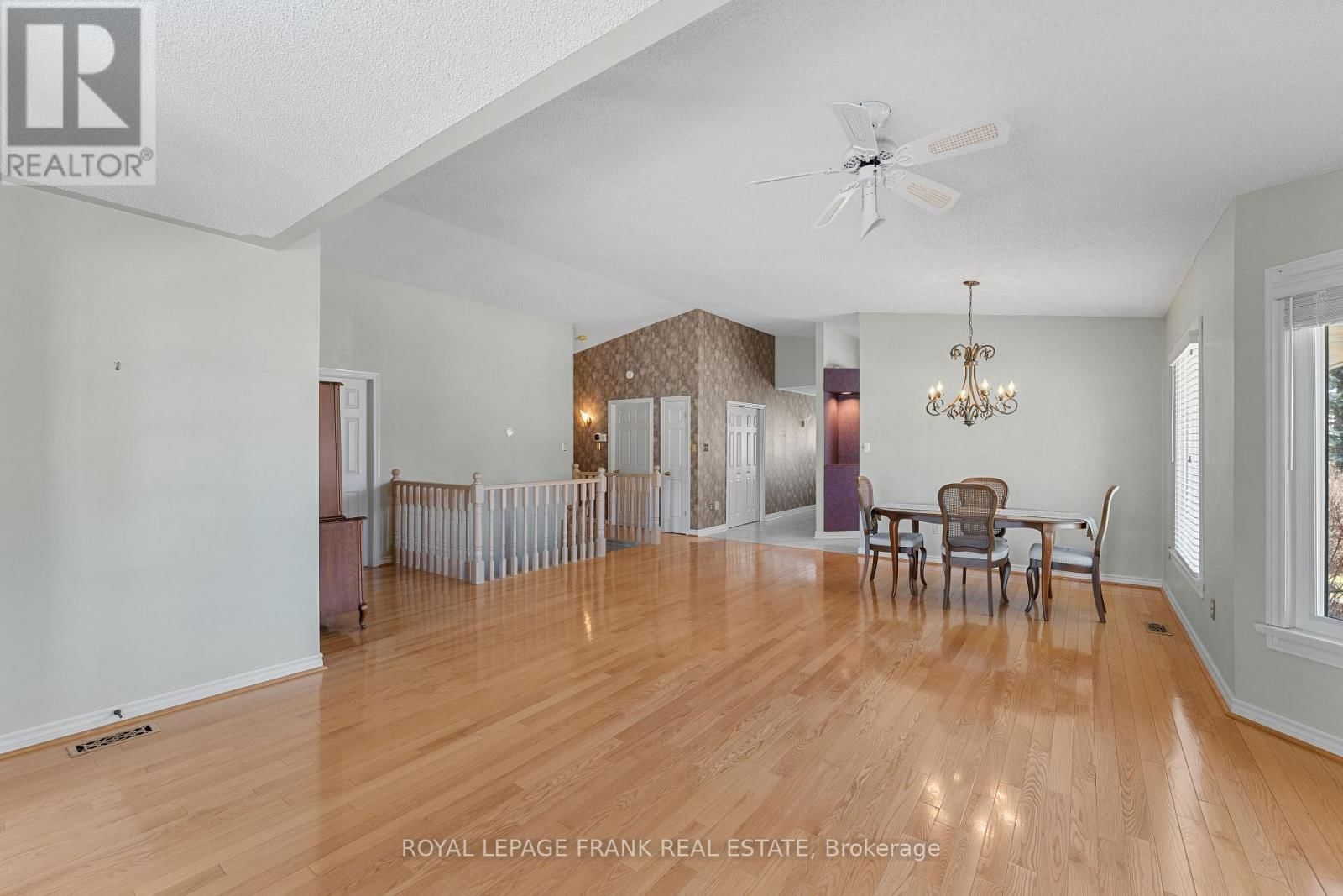 2 HILLVIEW DRIVE Image 10