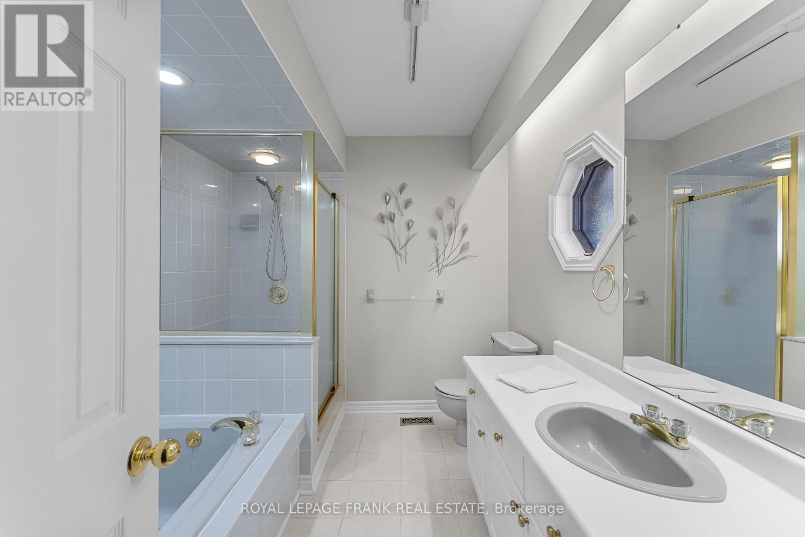 2 HILLVIEW DRIVE Image 19