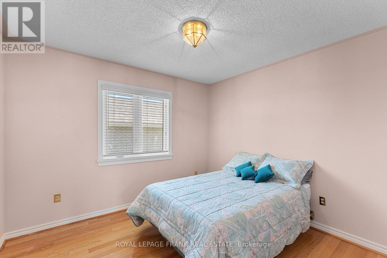 2 HILLVIEW DRIVE Image 20