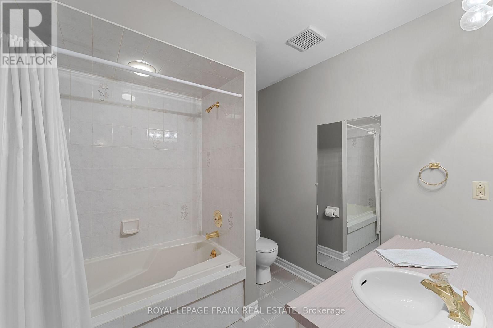 2 HILLVIEW DRIVE Image 21