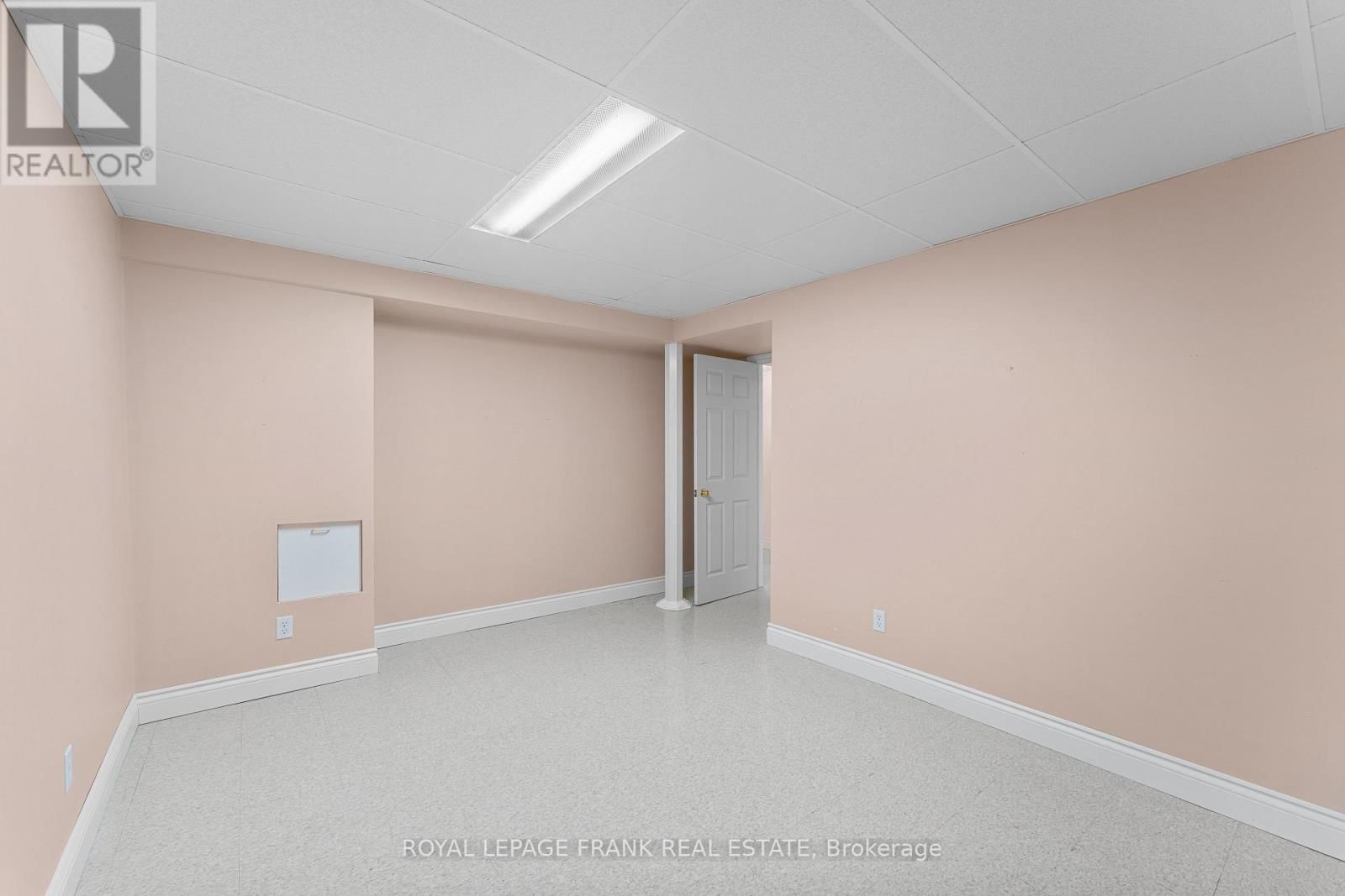 2 HILLVIEW DRIVE Image 25