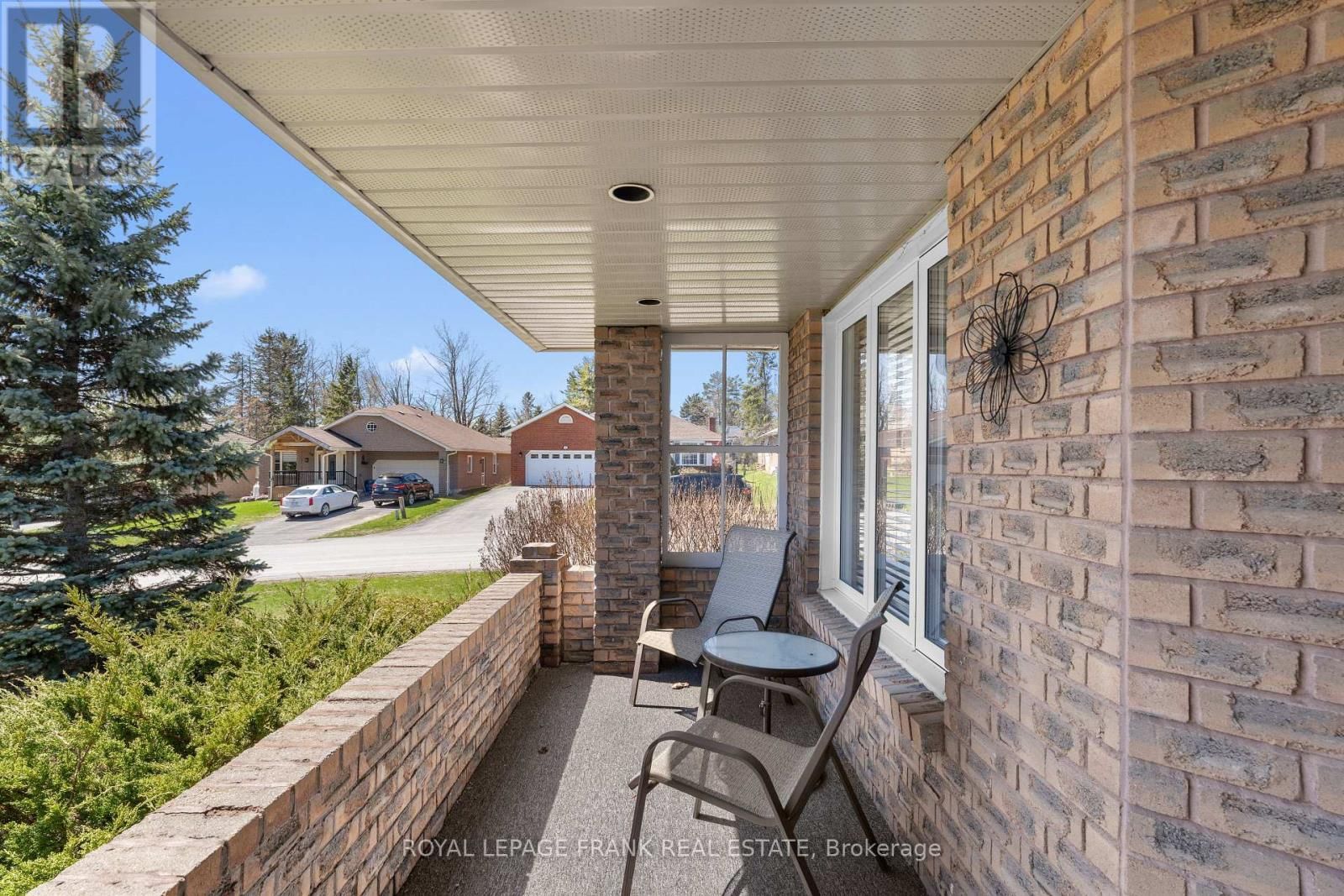 2 HILLVIEW DRIVE Image 3