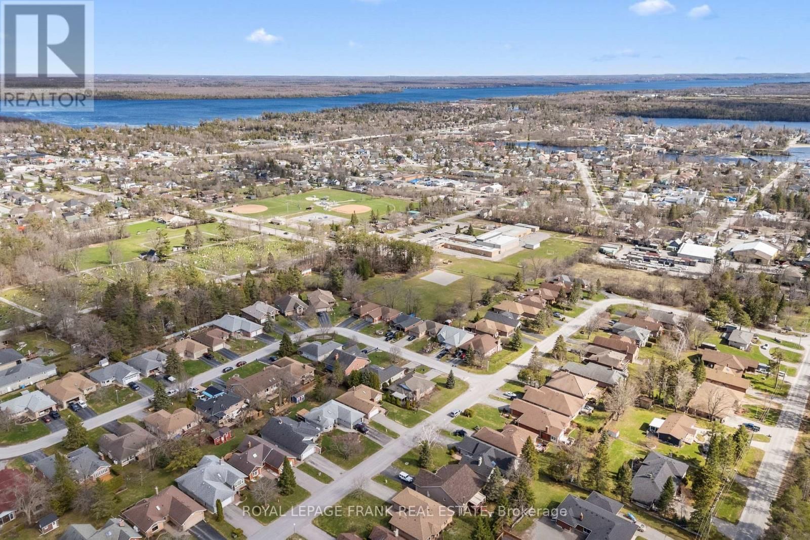 2 HILLVIEW DRIVE Image 37