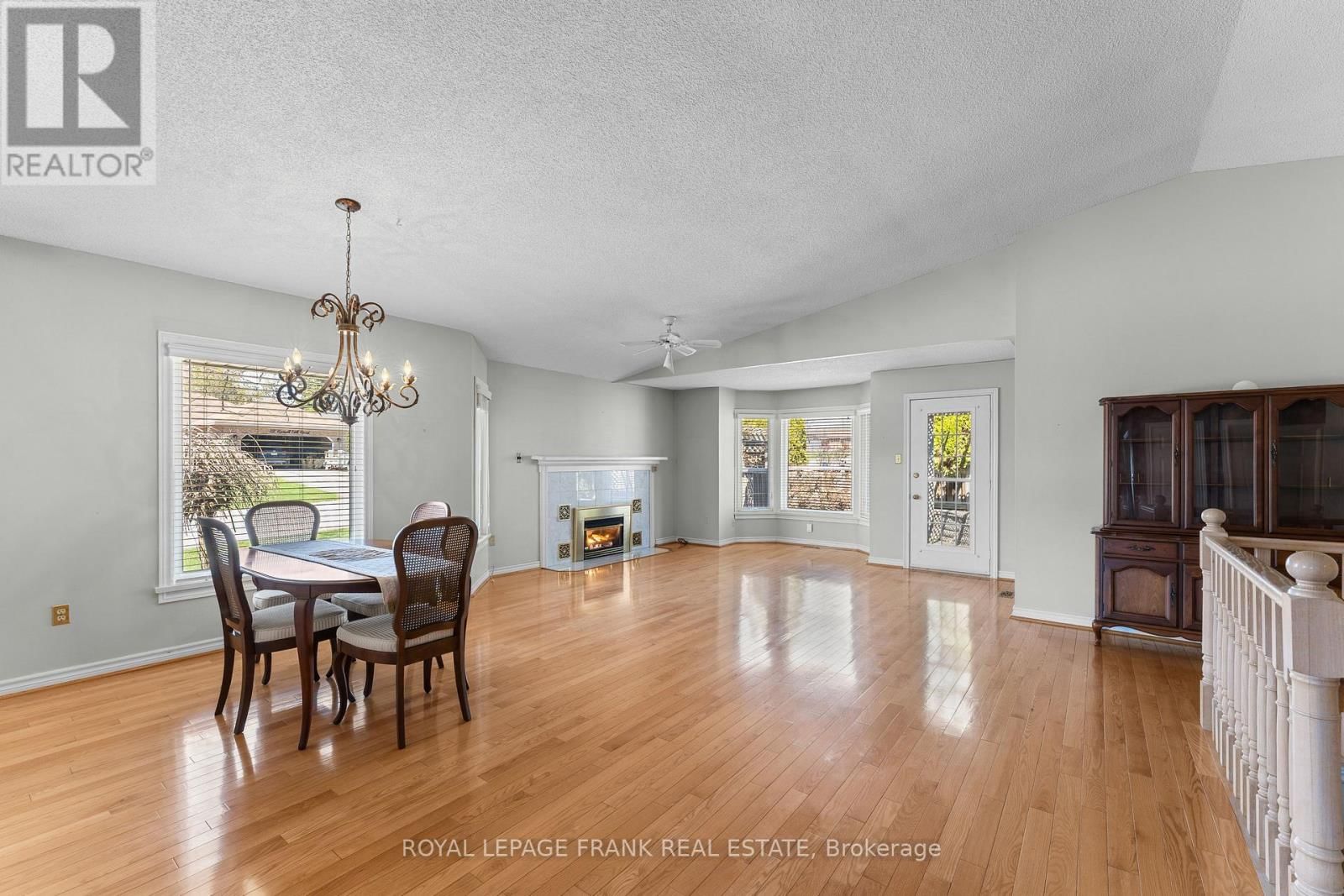 2 HILLVIEW DRIVE Image 6