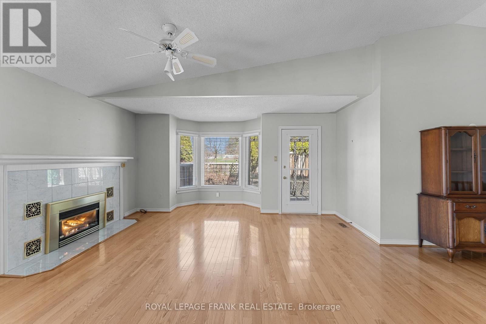 2 HILLVIEW DRIVE Image 7