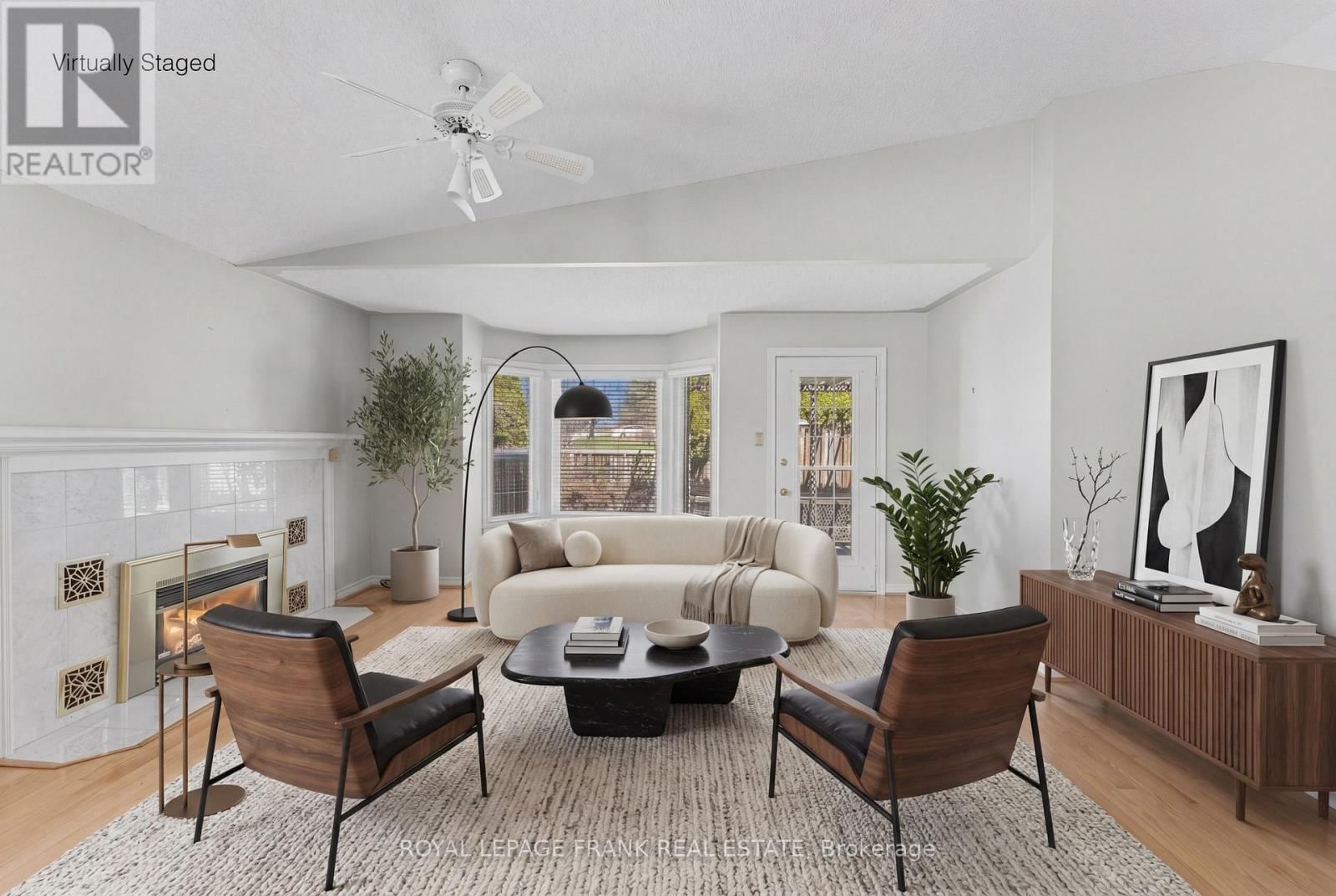 2 HILLVIEW DRIVE Image 8