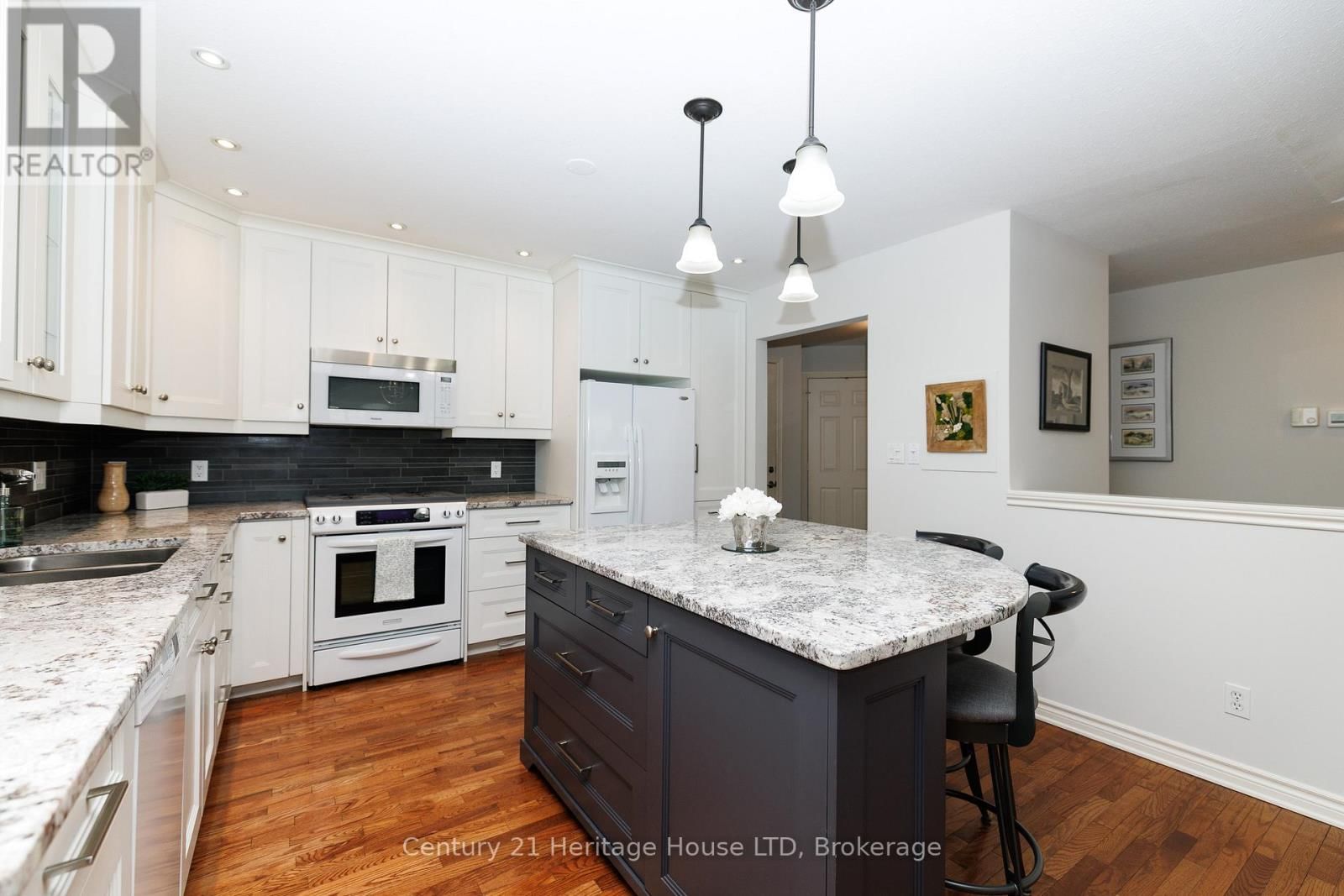 4 - 1439 NIAGARA STONE ROAD Image 9