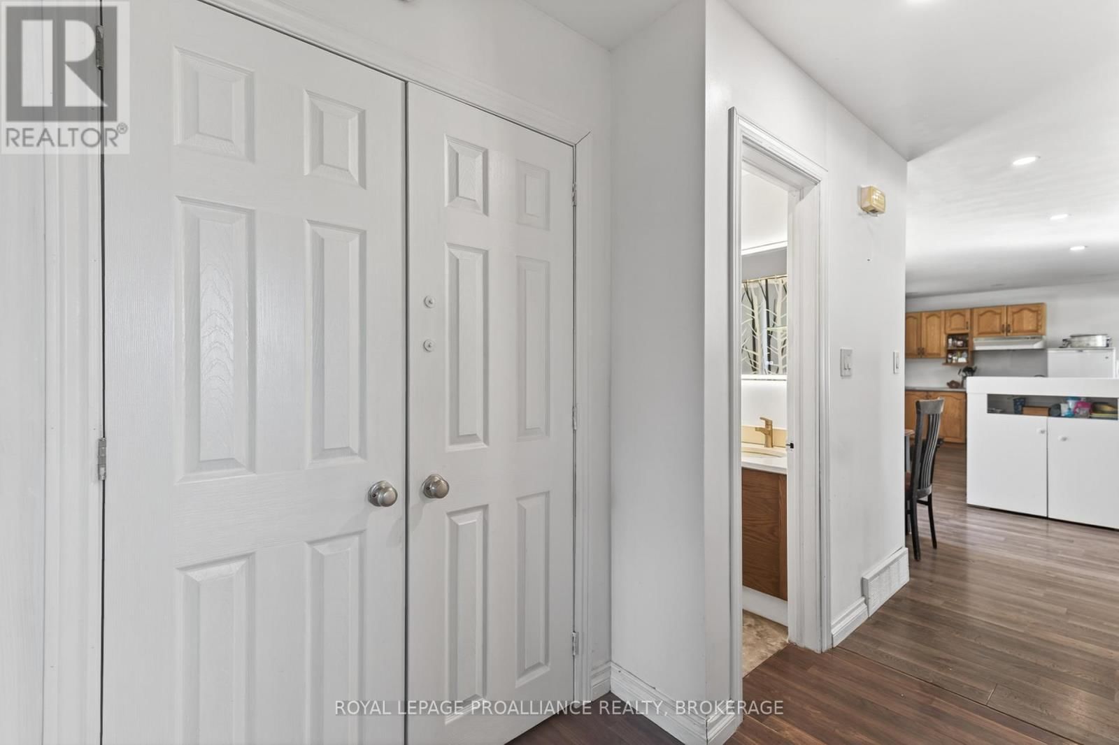 2499 PERTH ROAD Image 25