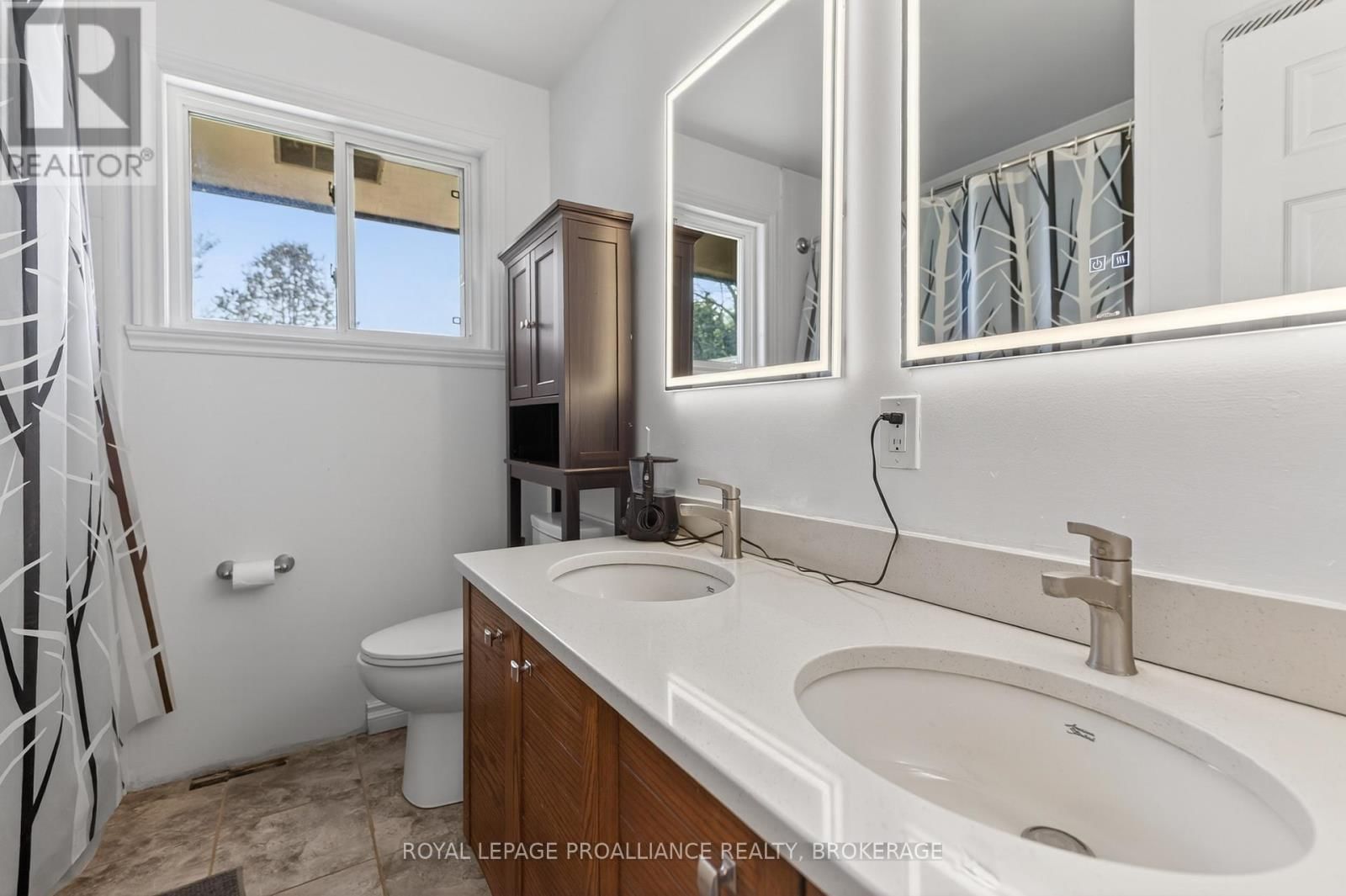 2499 PERTH ROAD Image 28