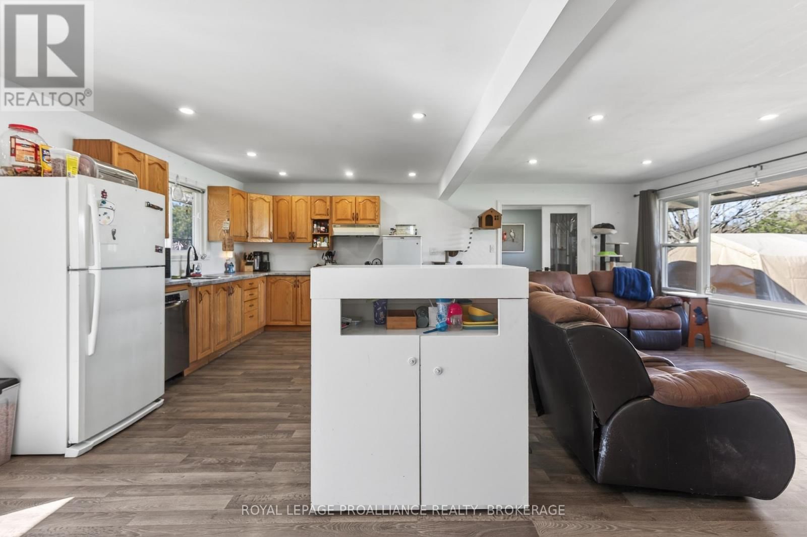 2499 PERTH ROAD Image 34