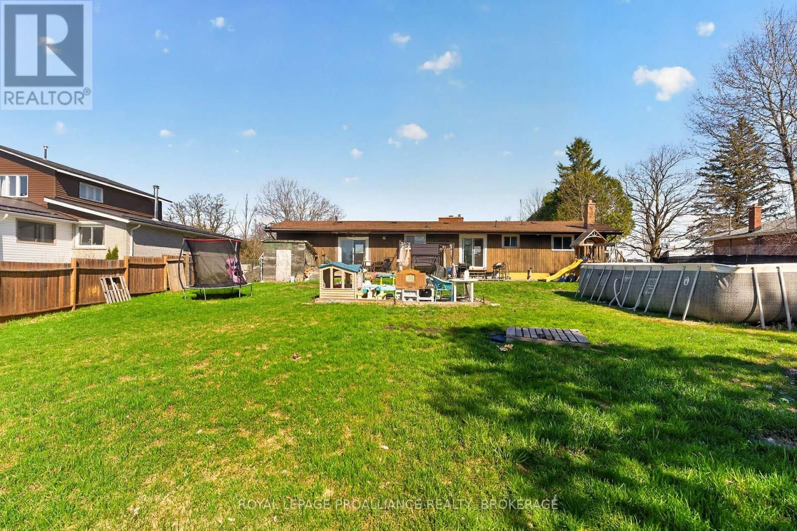 2499 PERTH ROAD Image 36