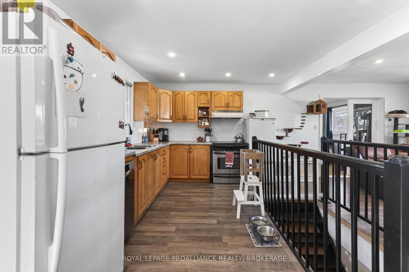 2499 PERTH ROAD Image 9