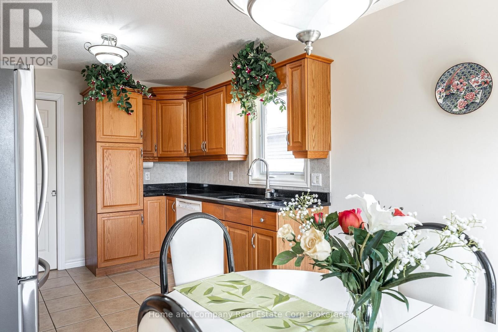 86 LIGHTBOURNE AVENUE Image 12