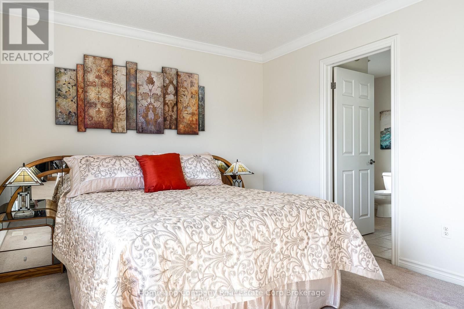 86 LIGHTBOURNE AVENUE Image 21