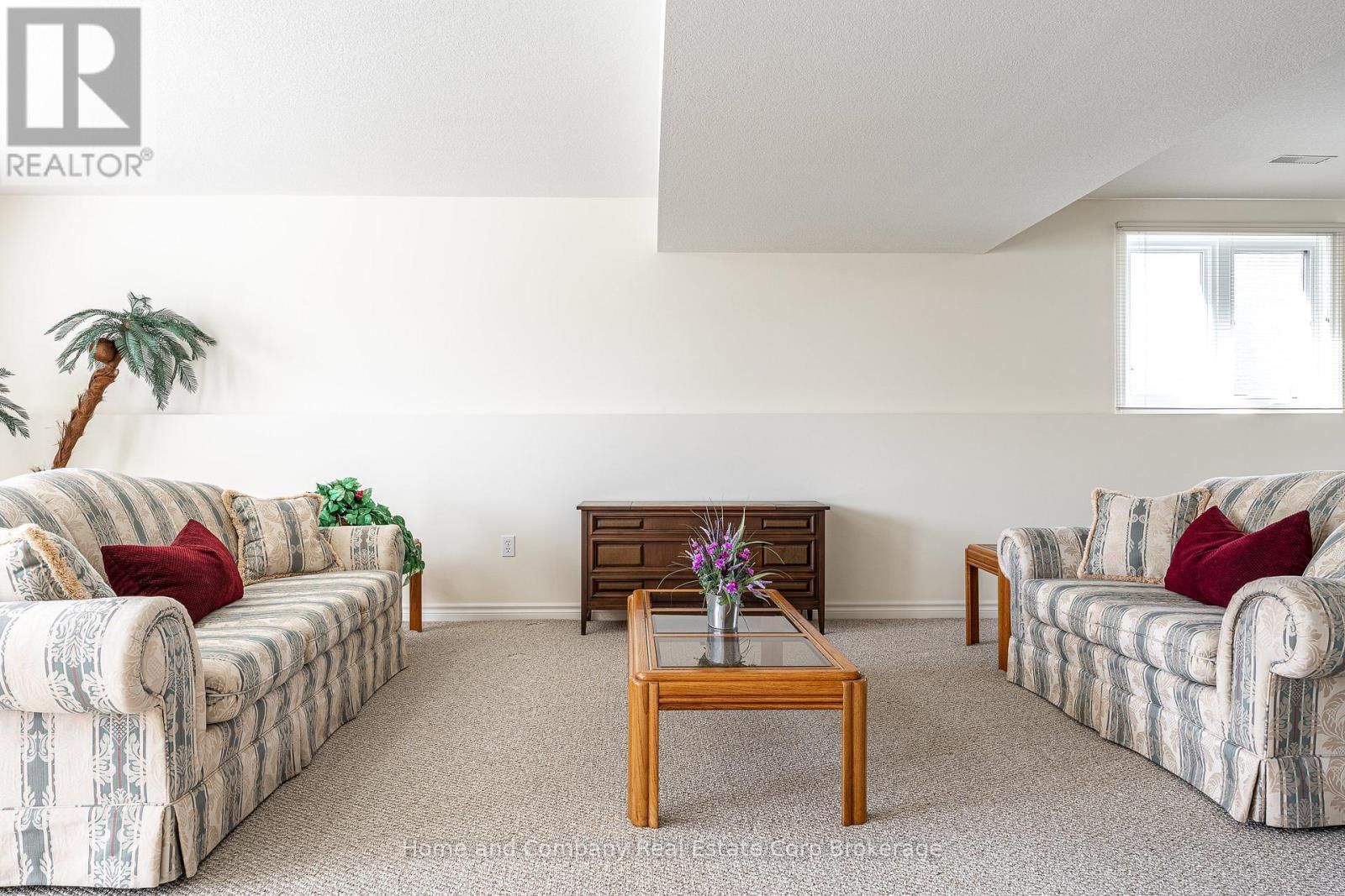 86 LIGHTBOURNE AVENUE Image 30