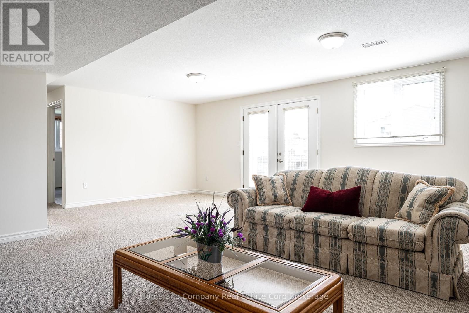 86 LIGHTBOURNE AVENUE Image 31