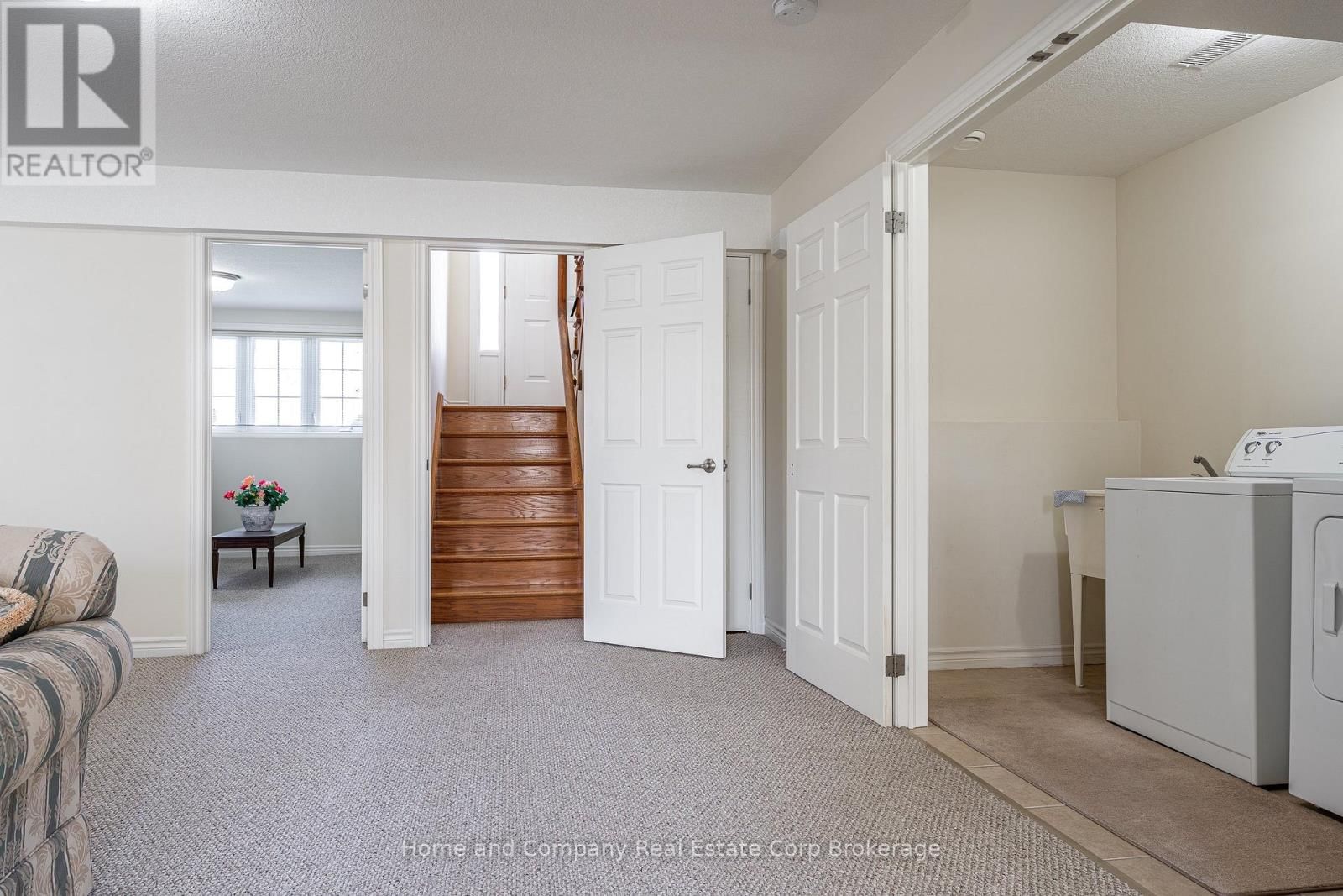 86 LIGHTBOURNE AVENUE Image 35