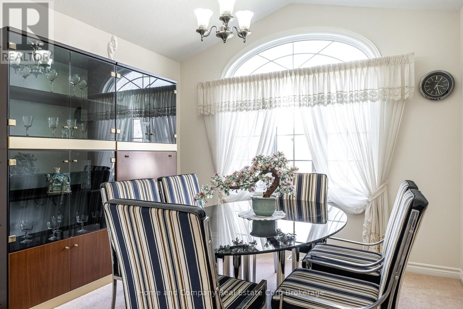 86 LIGHTBOURNE AVENUE Image 4