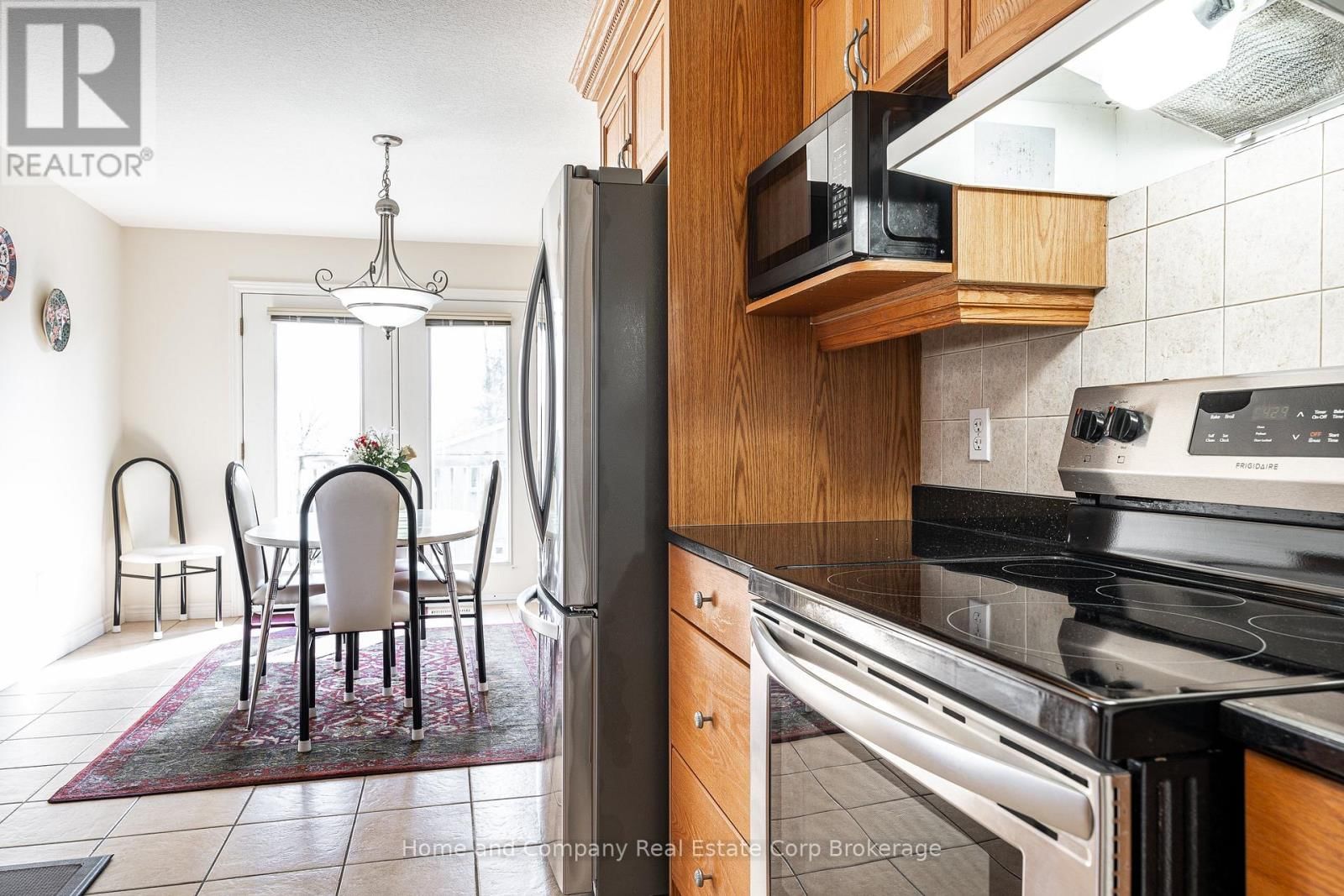 86 LIGHTBOURNE AVENUE Image 8