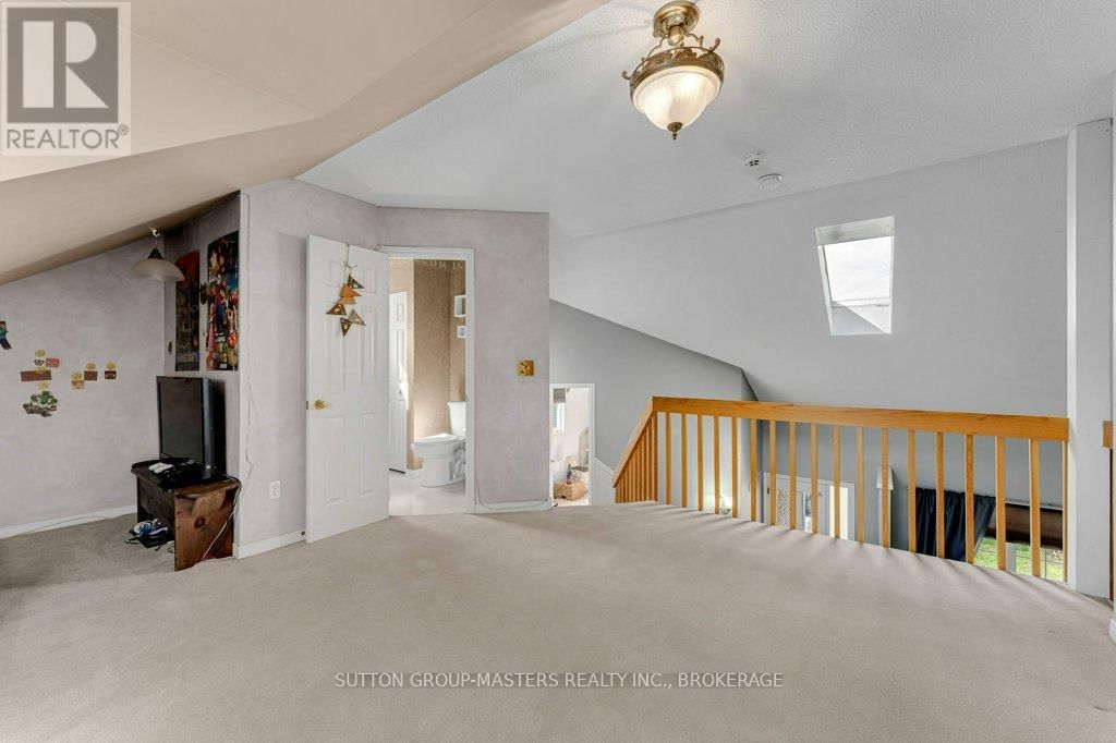 118 SIR JOHN JOHNSON DRIVE Image 22