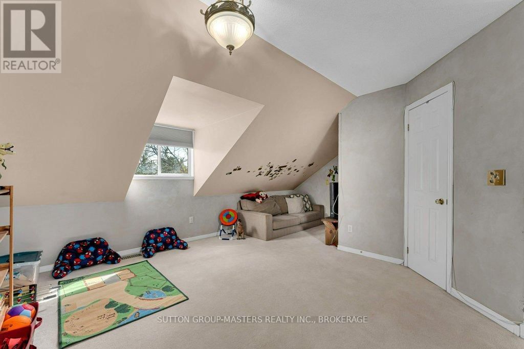 118 SIR JOHN JOHNSON DRIVE Image 23