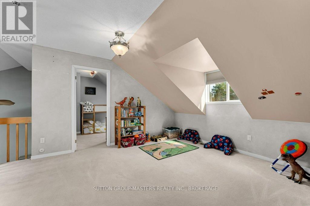 118 SIR JOHN JOHNSON DRIVE Image 24