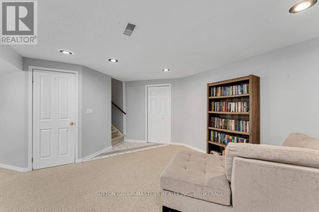 118 SIR JOHN JOHNSON DRIVE Image 30