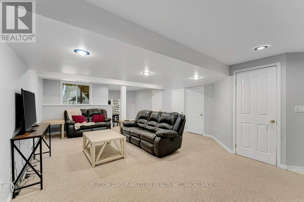 118 SIR JOHN JOHNSON DRIVE Image 31