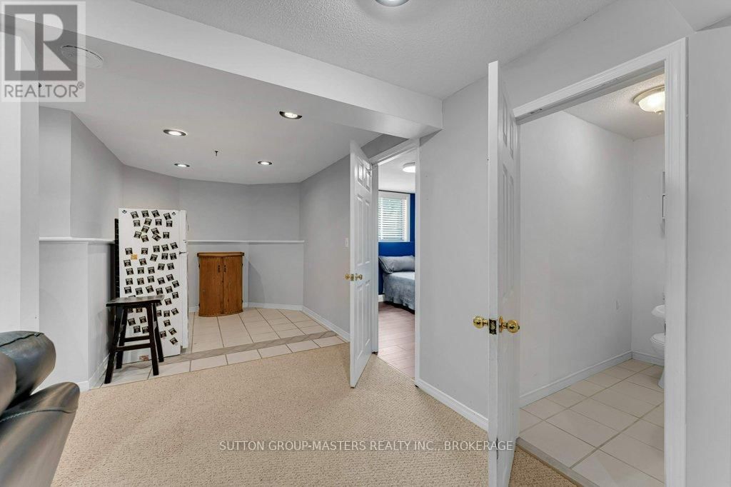 118 SIR JOHN JOHNSON DRIVE Image 35