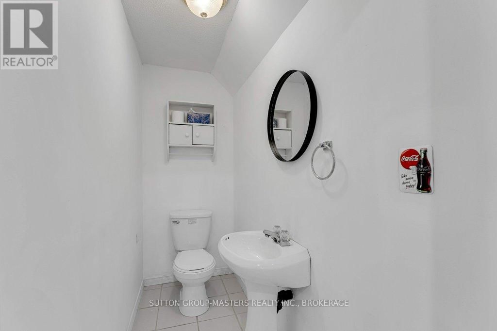 118 SIR JOHN JOHNSON DRIVE Image 39