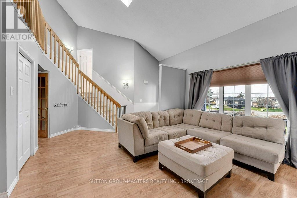 118 SIR JOHN JOHNSON DRIVE Image 4