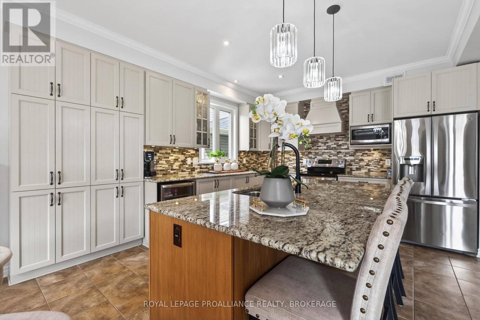 1153 ESCALA CRESCENT Image 11