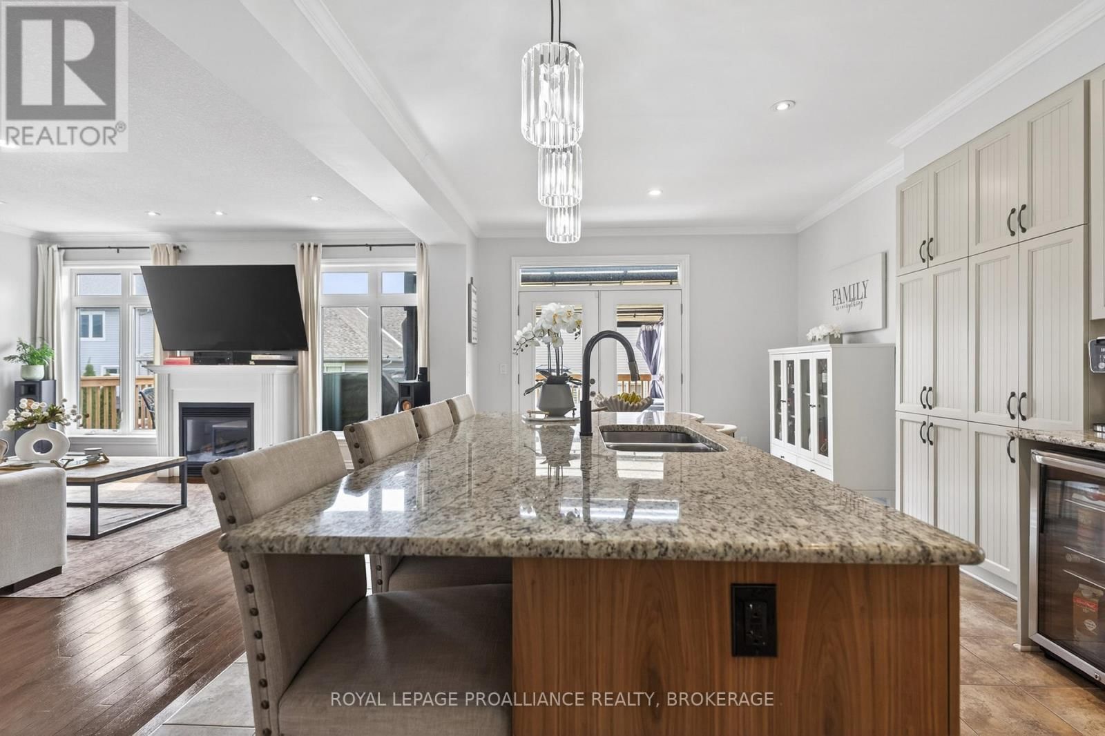 1153 ESCALA CRESCENT Image 13