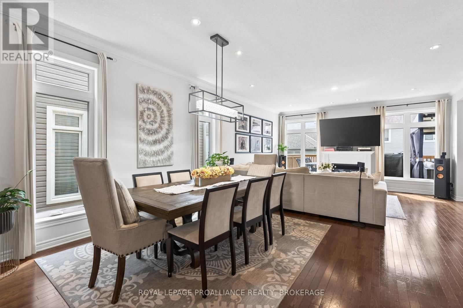 1153 ESCALA CRESCENT Image 15