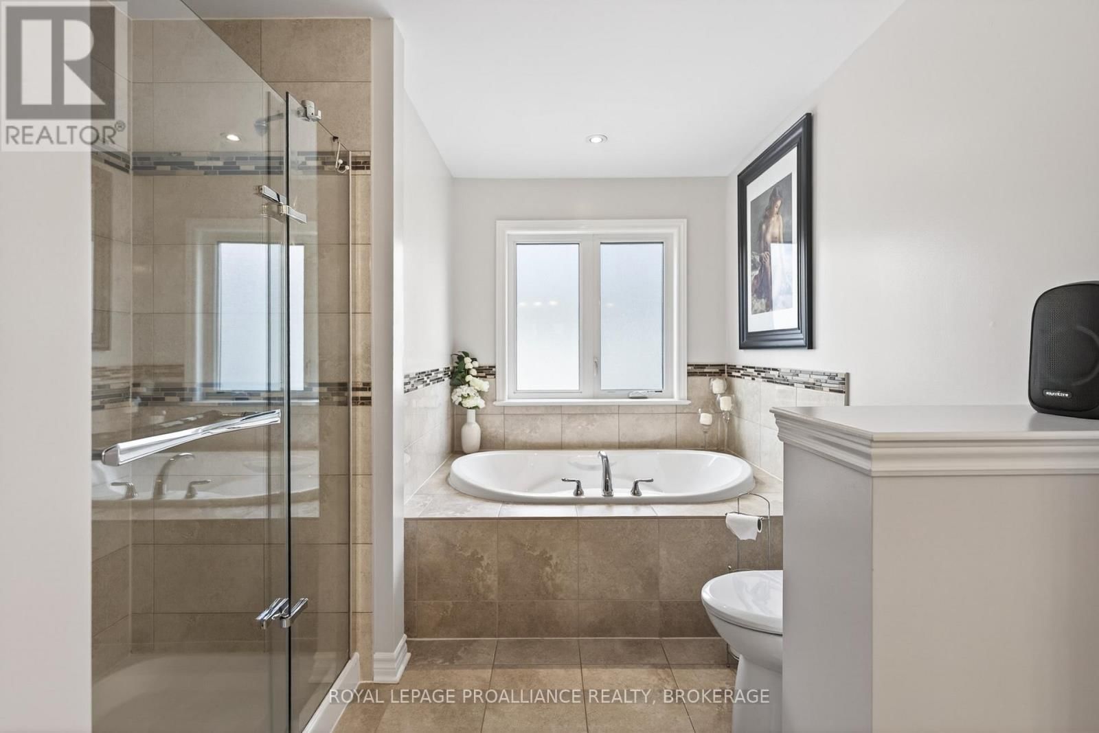 1153 ESCALA CRESCENT Image 23