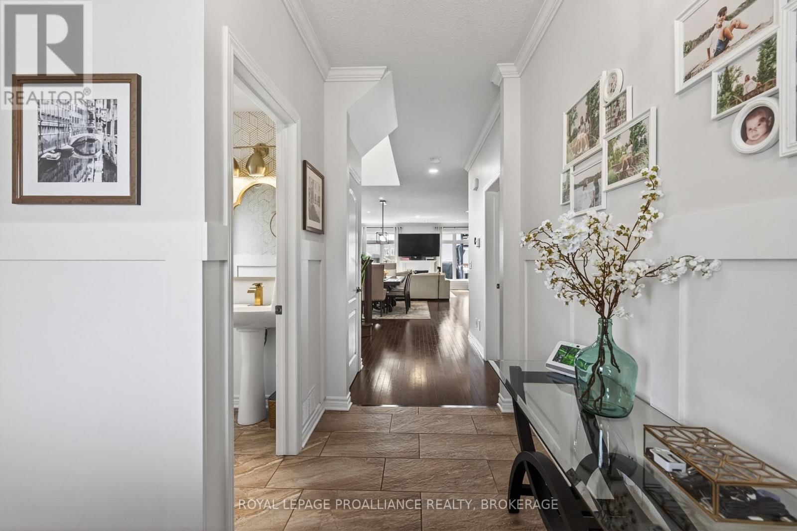 1153 ESCALA CRESCENT Image 3