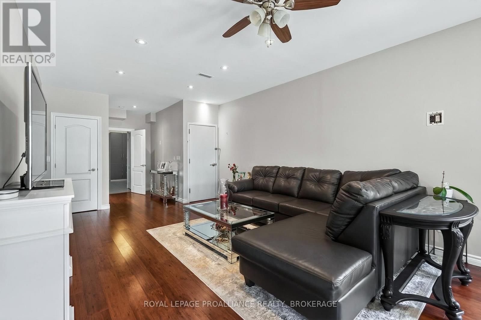 1153 ESCALA CRESCENT Image 36