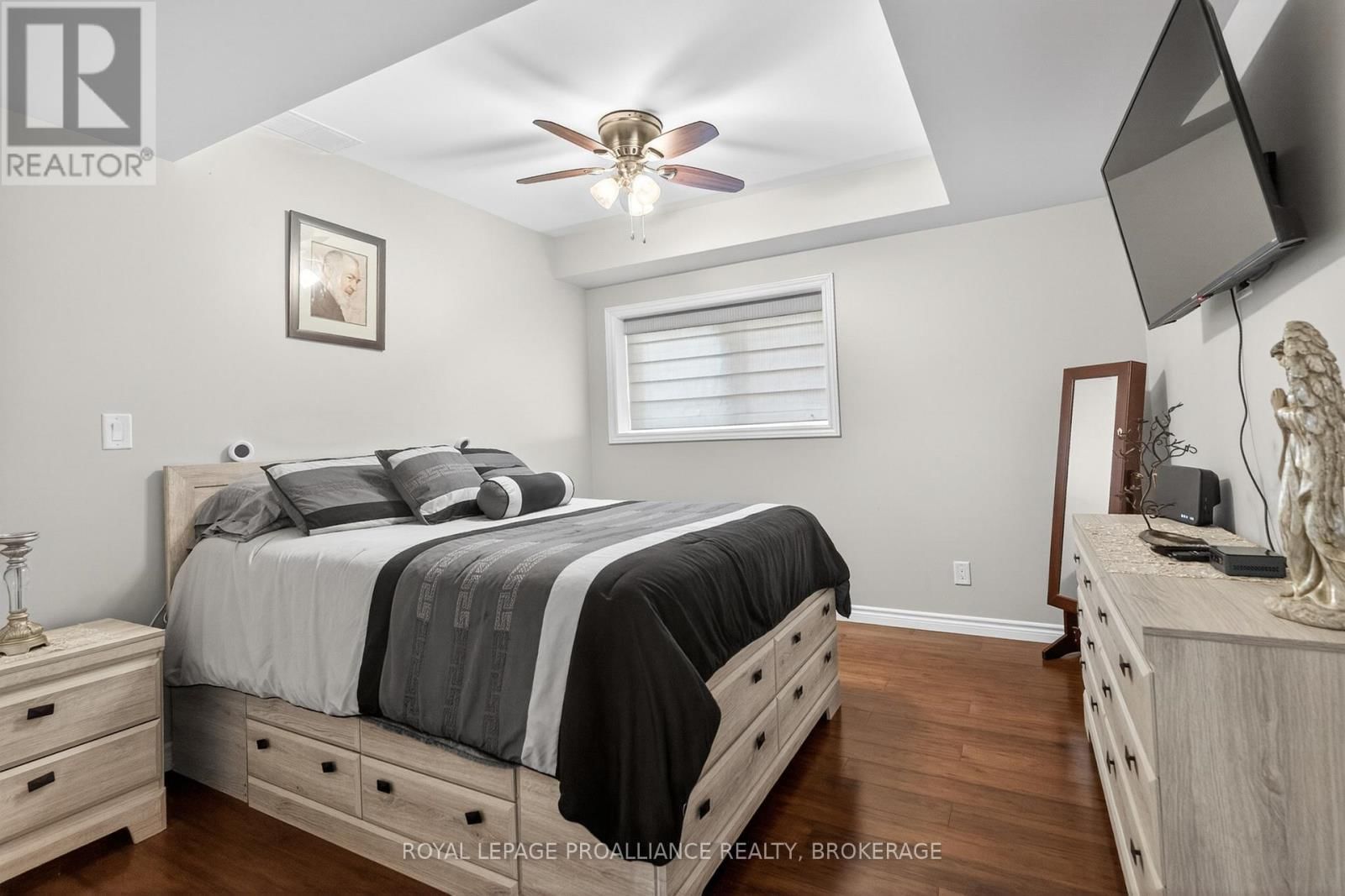 1153 ESCALA CRESCENT Image 37