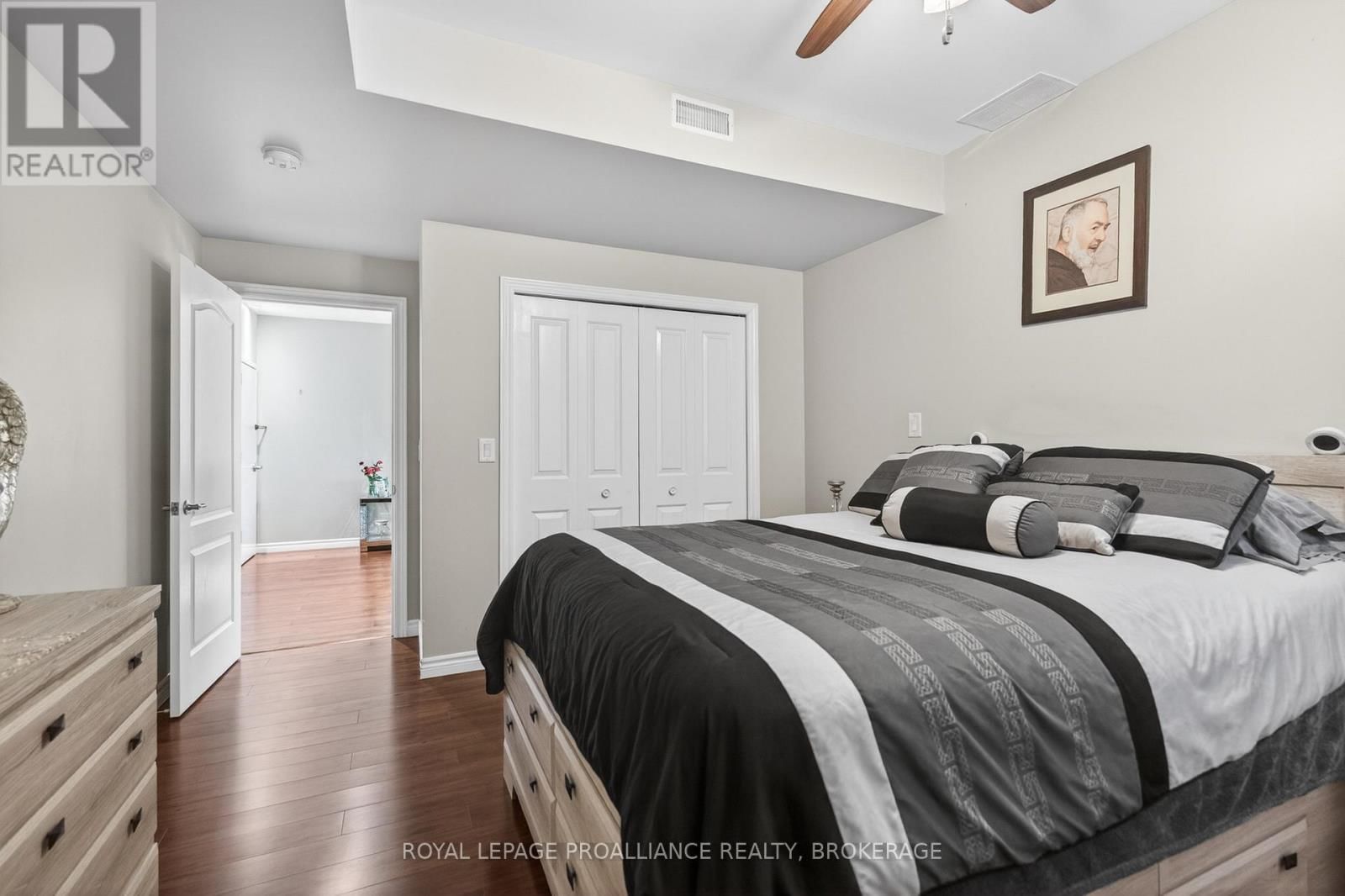 1153 ESCALA CRESCENT Image 38